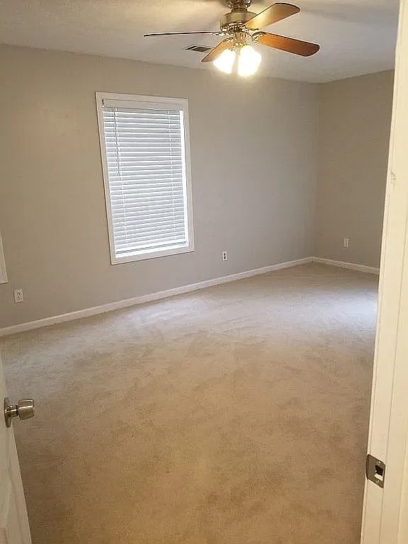 4 bed, 2000 sqft, $3,200 — Photo 3