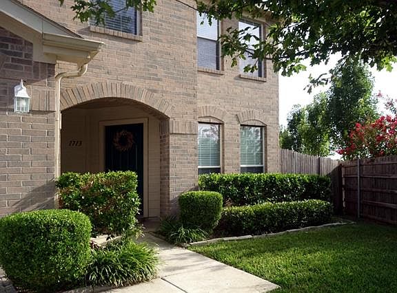 2nd image of 1713 Crestwood Dr