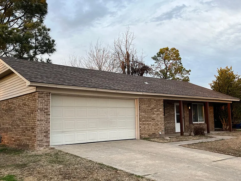 9405 Enid St — Photo 2