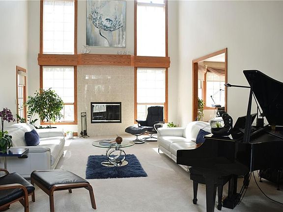 3rd image of 5250 Robinhood Ln