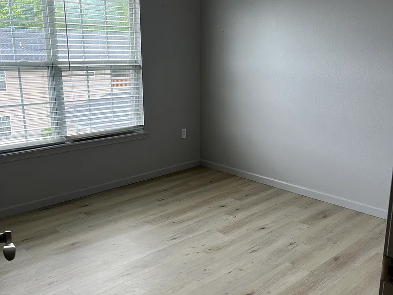 128 Knowledge Ave #D — Photo 6