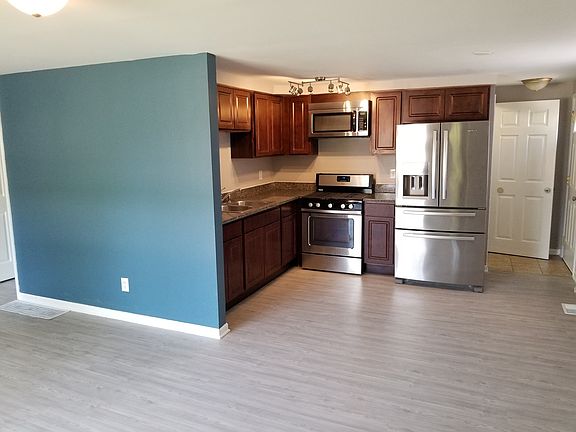 5th image of 10 N Willow Ln
