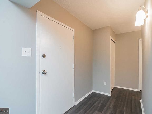 5th image of 3808 Laramie Pl APT A