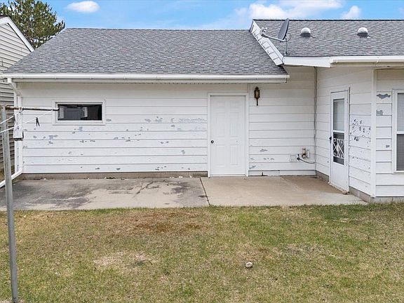 5th image of 42 Garden Cir
