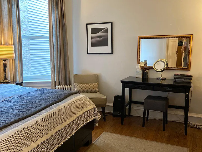 1431 W Rascher Ave #1E — Photo 12