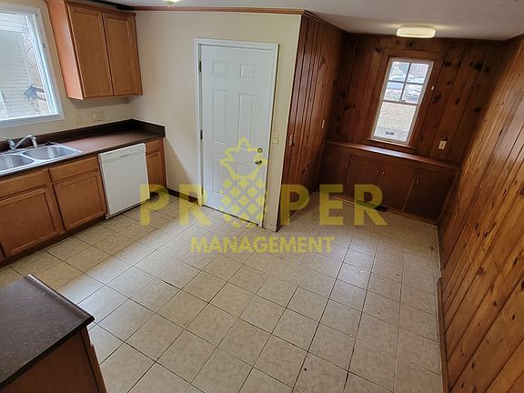 5th image of 1023-1025 Redfern Ave