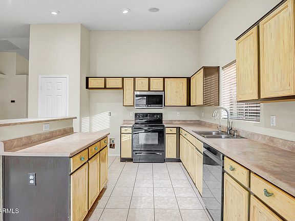 4th image of 17189 W WATKINS Street
