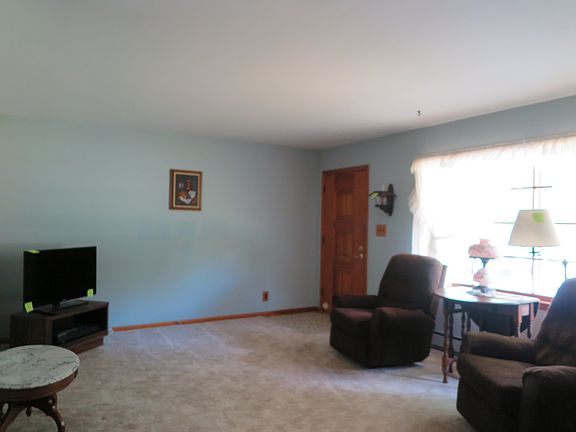 4th image of 1493 Amber Ln
