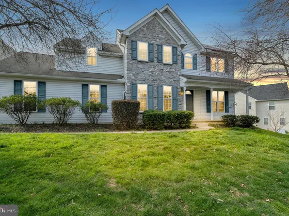 131 Esther Dr, Lancaster, PA 17601