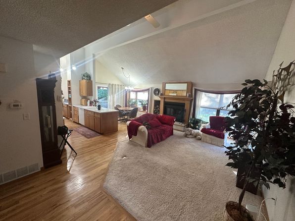 2913 Eindborough Dr