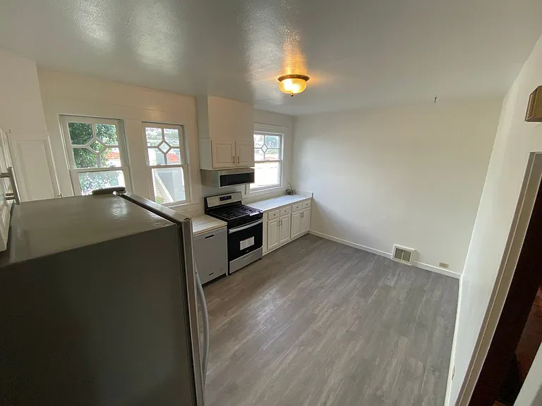 42 Castle Manor Ave — Photo 14