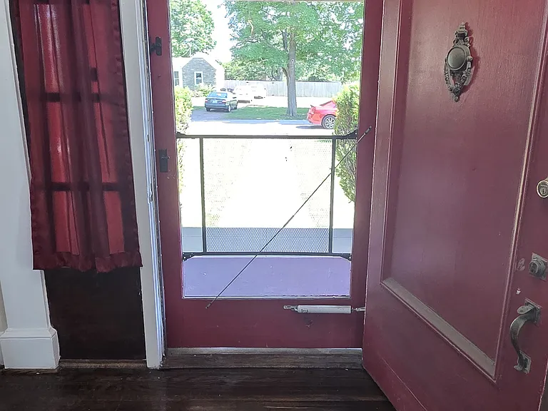 2201 Bashford Manor Ln — Photo 7