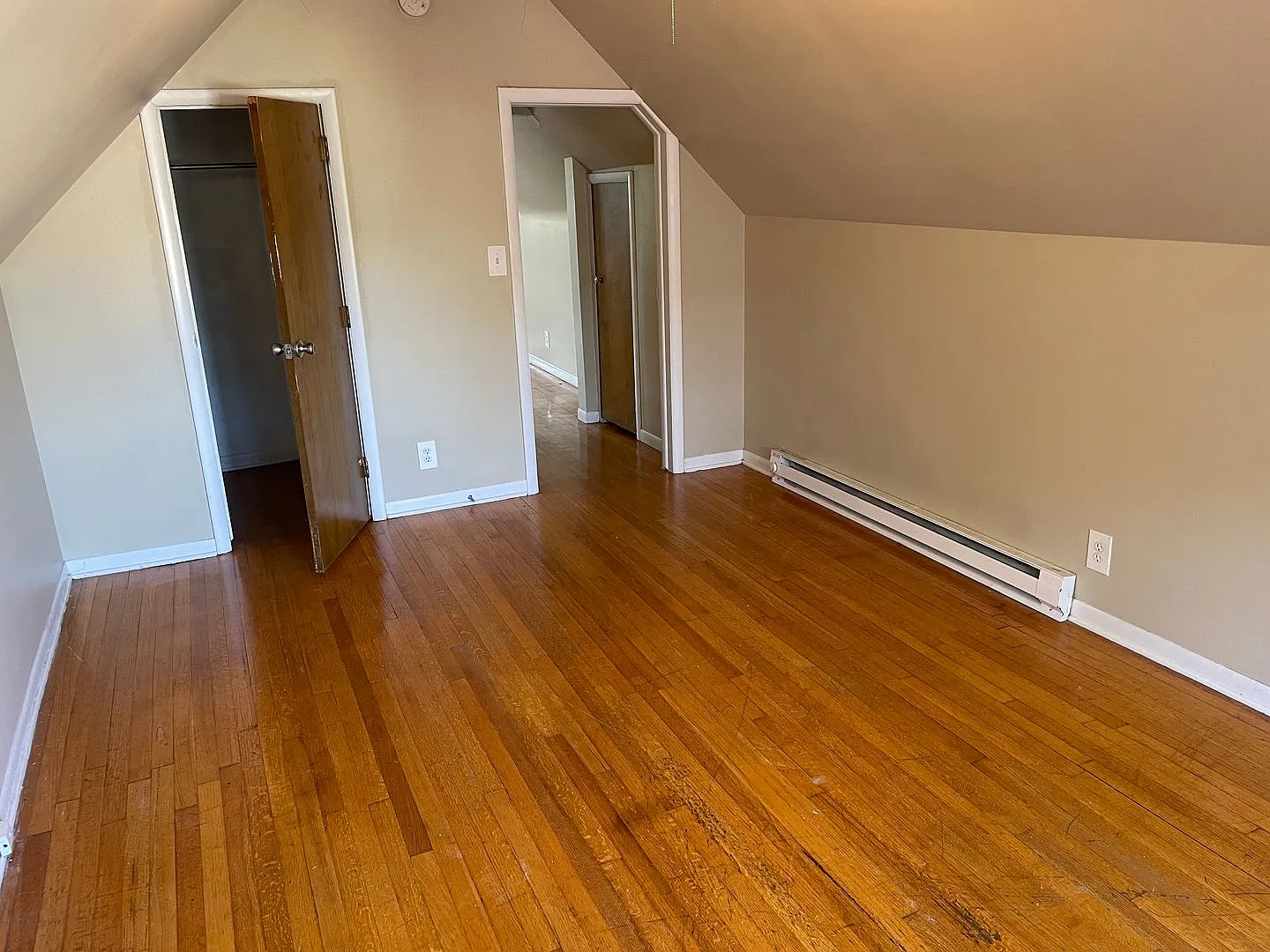 323 Prospect Ave NE — Photo 4