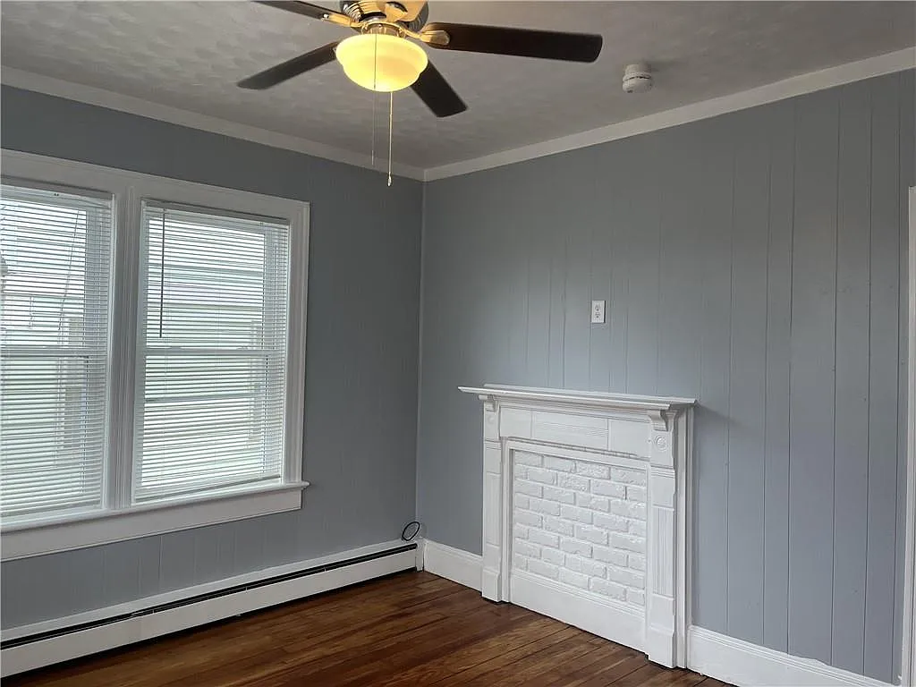2 bed, 1.0 bath, 890 sqft, $1,600 — Photo 4