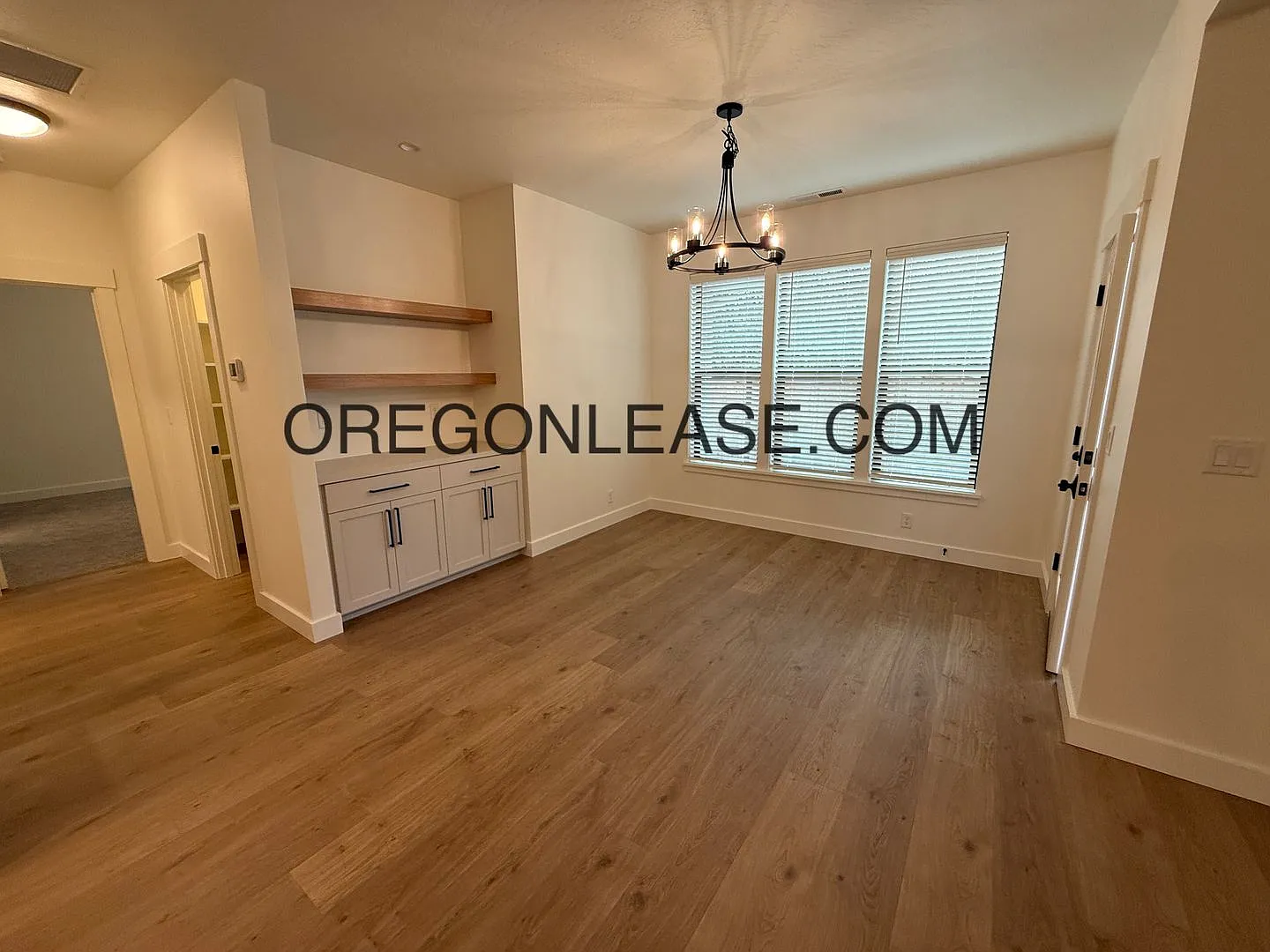 Santa Clara area 3/2 1800sf — Photo 3