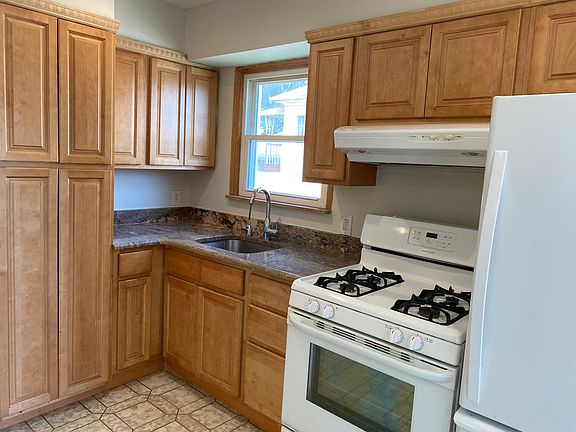 2nd image of 2551 Wilson Ave #2
