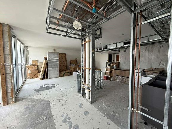 3rd image of 1800 Sunset Harbour Dr Suite 1808