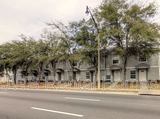 8432 McGirts Village Ln, Jacksonville, FL 32210