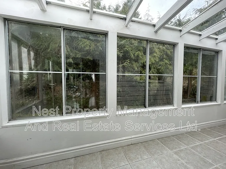 1137 Crestline Rd — Photo 9