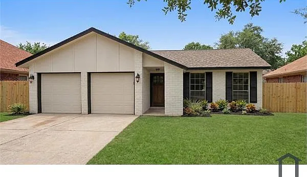 4 bed, 1300 sqft, $2,300 — Photo 1