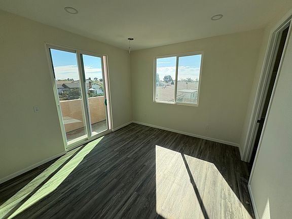 5th image of 10997 Worthing Ave
