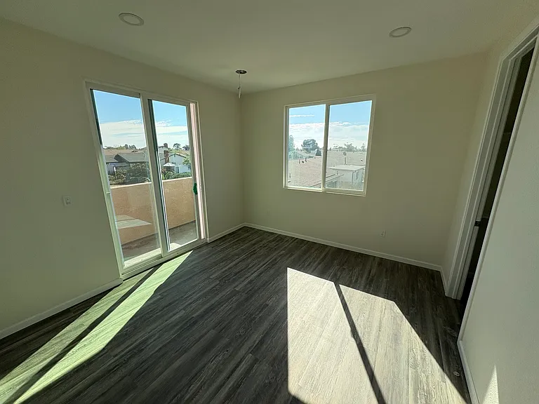 10997 Worthing Ave — Photo 5