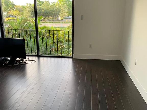 3rd image of 4010 Estepona Ave