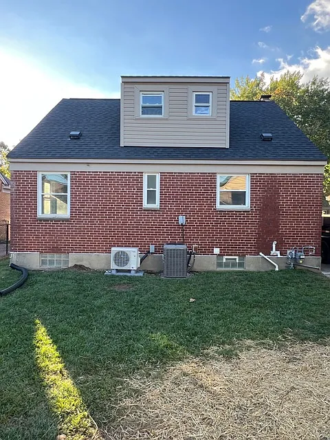 1020 Warwick Place - 1 — Photo 3