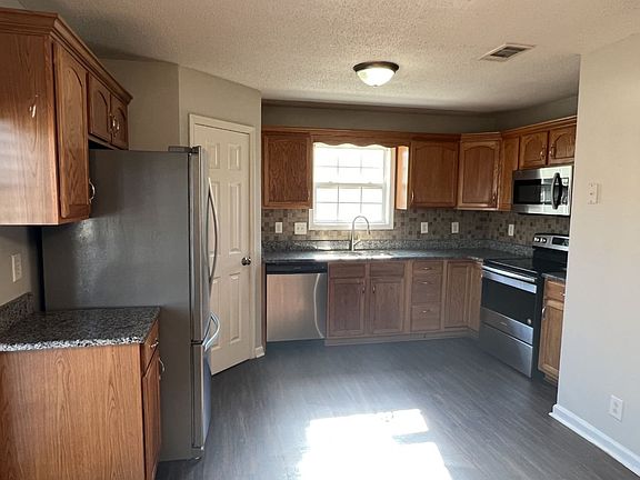 2nd image of 1553 Autumn Dr