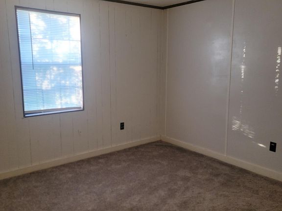 4th image of 214 Elm Ln #B