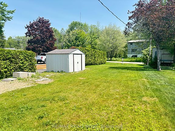 5th image of 7682 Oak Point Rd
