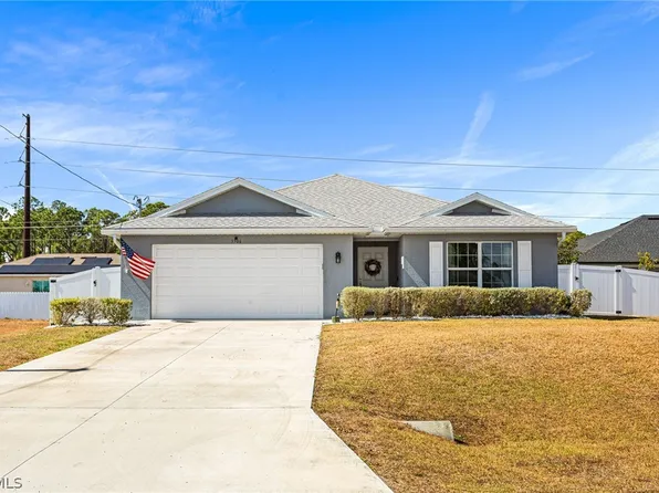 3306 NE 8th Place Cpe, Coral, FL 33909