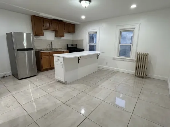 855 Troy Avenue image 1 of 5