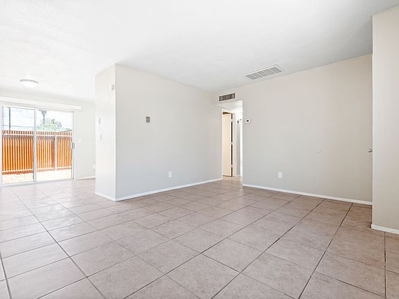 4th image of 4440-4444 E Lee St #2B-1Ba-800Sqft
