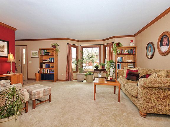 2nd image of 442 Sommerset Dr