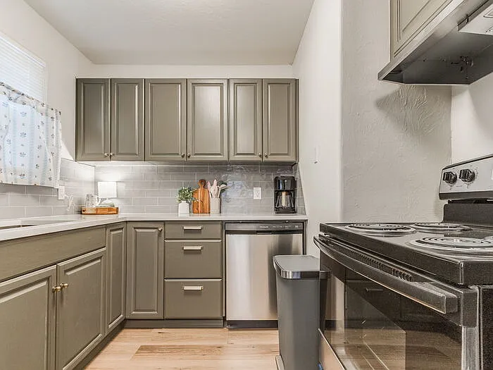 411 Showalter Dr — Photo 8