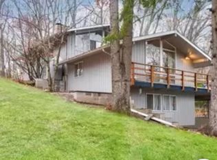 47 Hill St, Hamden, CT 06514