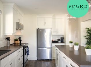 617 Beach Blvd #1, Hamilton, ON L8H6X8