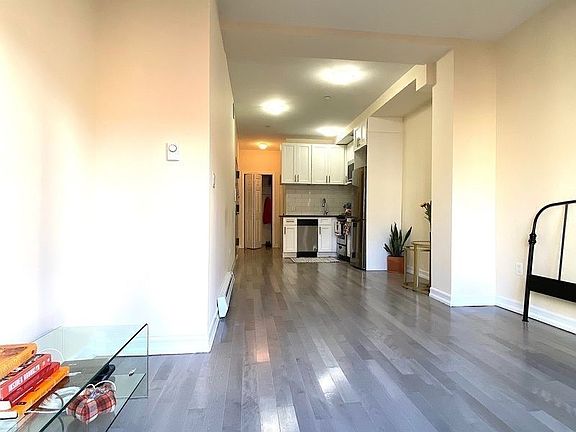 4th image of 819 9th Ave #4