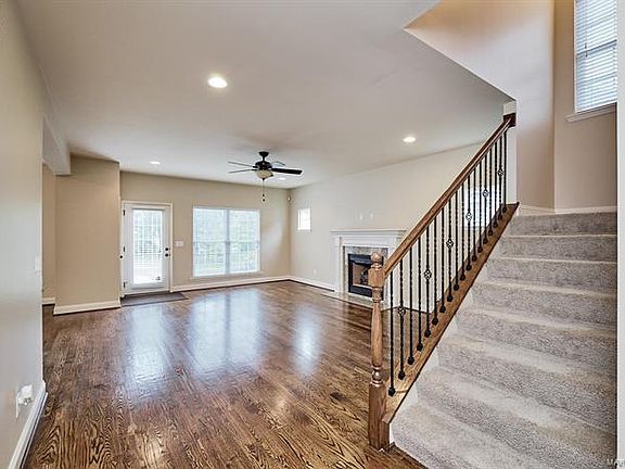 5th image of 404 W Rose Hill Ave