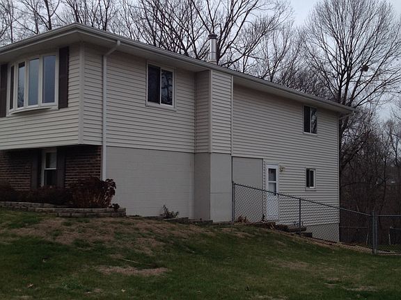 3rd image of 629 Simon Dr