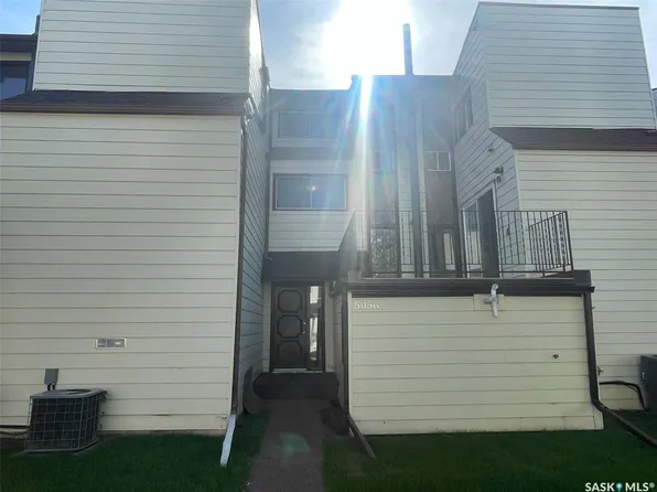 5056 10th Avenue, Regina, SK S4T 7P4