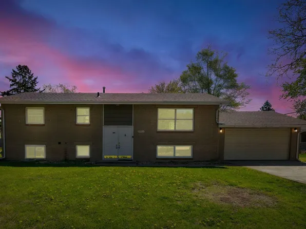 8040 Xenia Ave N, Brooklyn Park, MN 55443