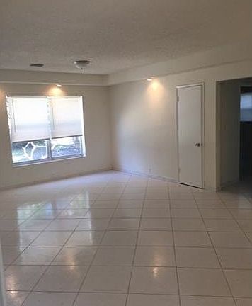 2nd image of 15213 NE 10th Ave