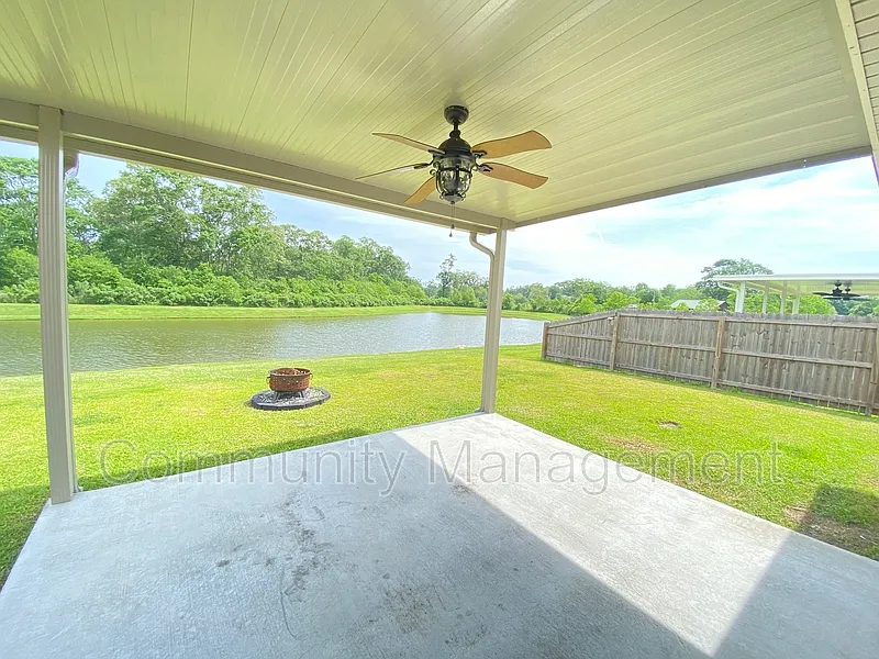3 bed, 2.0 bath, 1616 sqft, $2,095 — Photo 4
