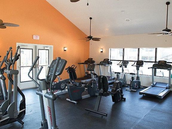 3rd image of 1200 Creekside Ct #1554680