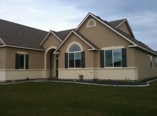 1930 Sunshine Ave, West Richland, WA 99353