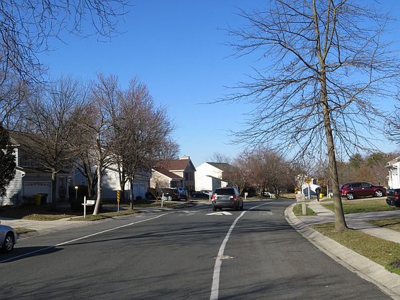 5th image of 7928 Carriage Dr