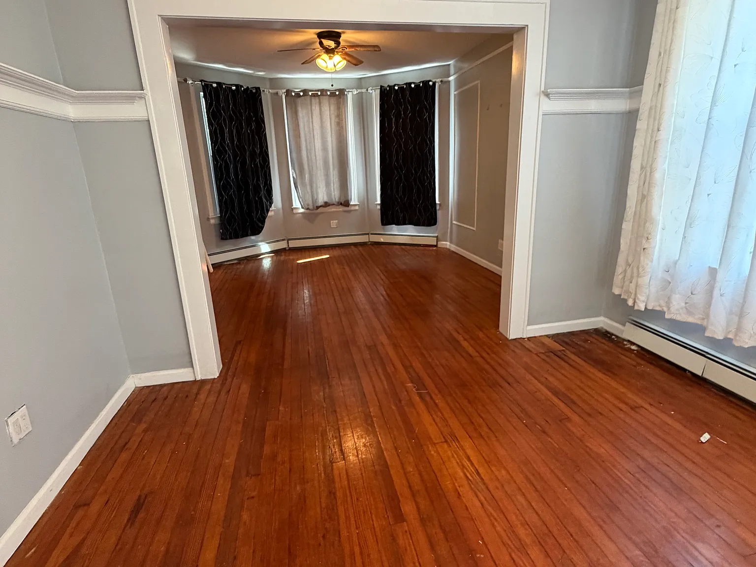 3 bed, $2,300 — Photo 2
