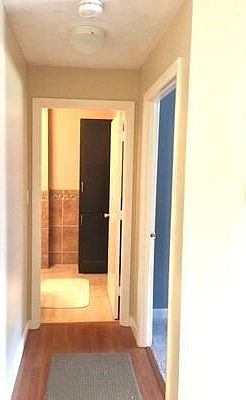 4th image of 40 Fountain Ln